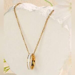 Elegant Gold and White Jewelry Necklace